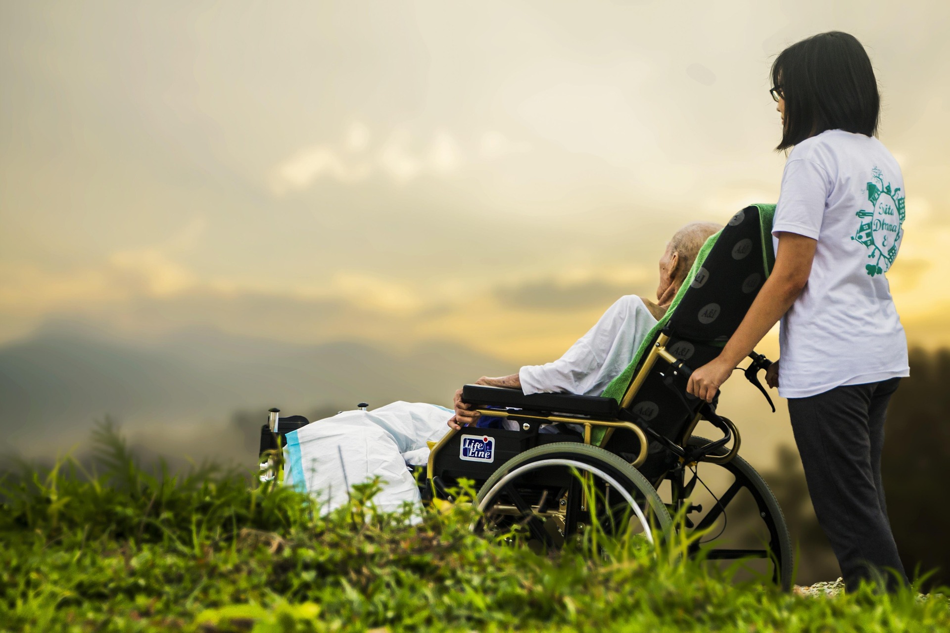 https://beholdcareservices.com/wp-content/uploads/2025/05/hospice-1821429_1920.jpg